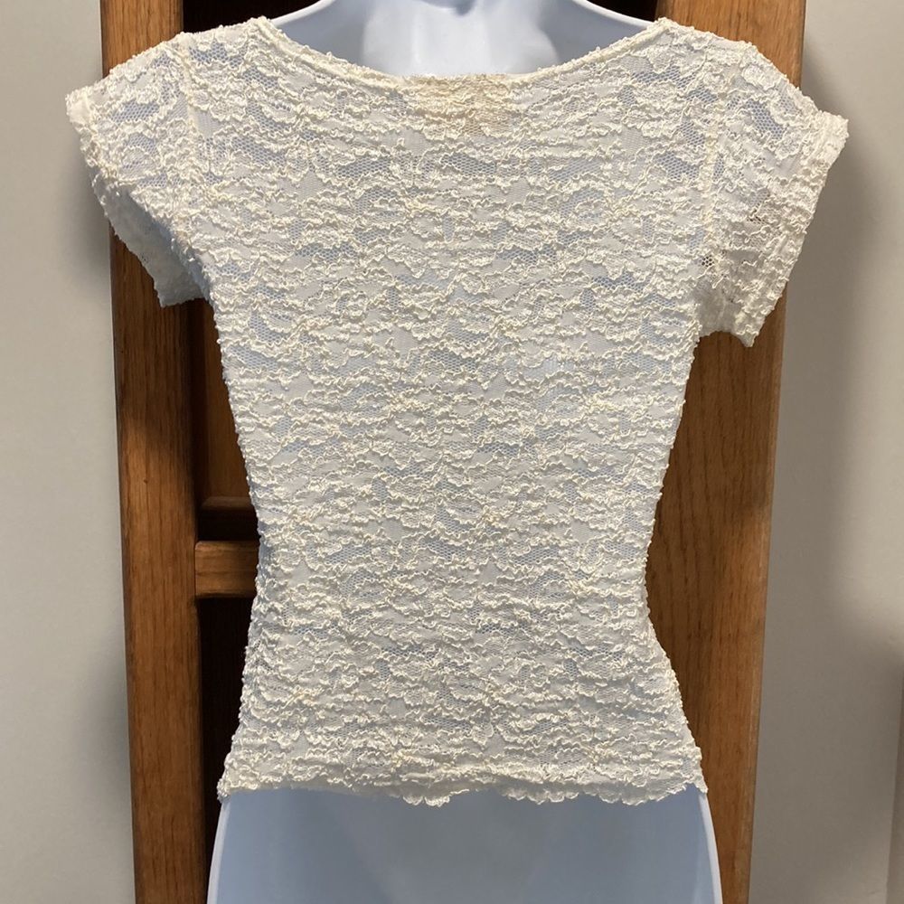 Aspen Body lace short sleeves top - Picture 4 of 6